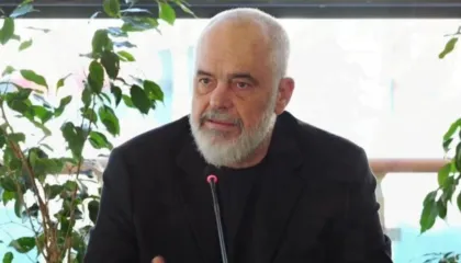 Përmbytjet, Rama me kryebashkiakët në Golem: Krim shqiptar, do ngrihet task-forcë për pastrimin e mbetjeve plastike