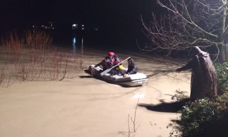 Përmbytjet, shënohet viktima e parë në Shqipëri