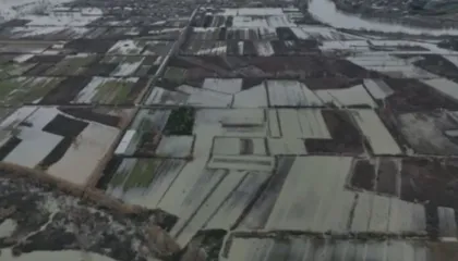 Përmirësohet situata e përmbytjeve në Shkodër. Niveli i ujit në Obot 90 cm, por varkat vijojnë të jenë në terren