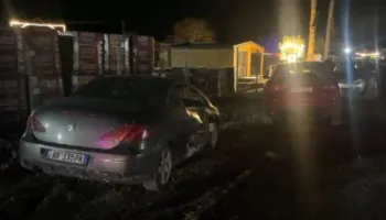 Përplasen disa makina, transportohet në spital një grua shtatzënë