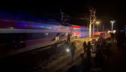 Përplasen trenat e shpejtësisë së lartë në Spanjë, 39 viktima