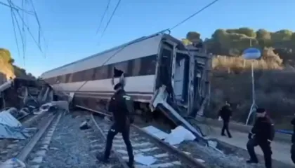 Përplasja e dy trenave në Spanjë/ Shkon në 41 numri i viktimave, vijon kërkimi për trupat e tjerë