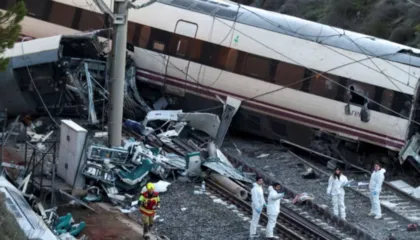 Përplasja me 45 viktima e dy trenave në Spanjë, hetimet zbulojnë arsyen e aksidentit tragjik: Shkak u bë…