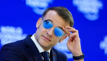 Përplasja me Trump i jep “frymëmarrje” politike Macronit, rritet popullariteti i tij në Francë