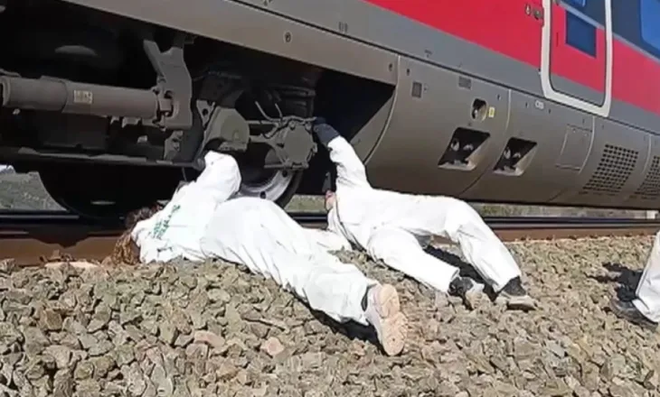 Përplasja tragjike e dy trenave në Spanjë/ Gjendet një tjetër trup i pajetë nën rrënoja, shkon në 42 numri i viktimave