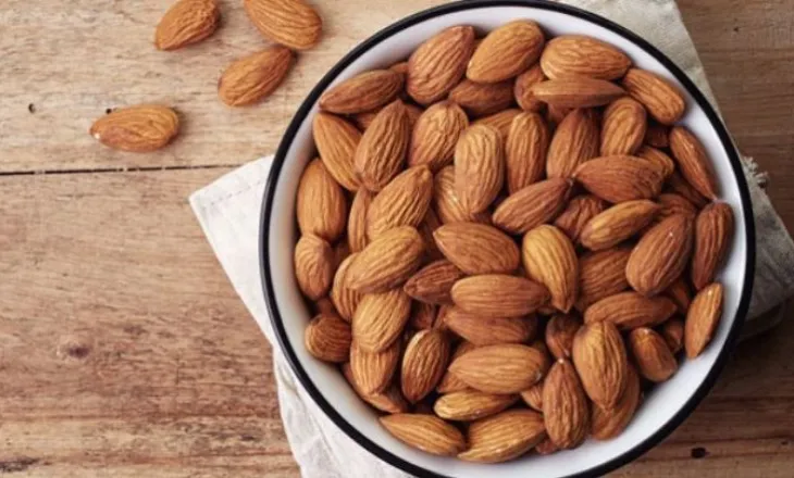 Përse duhet të konsumoni bajame për shëndetin e flokëve dhe lëkurës