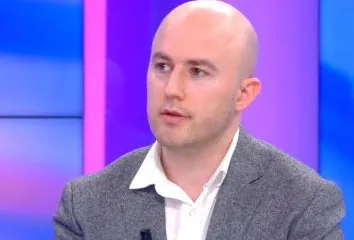 Përshkallëzimi i protestave/ Krisafi: Regjimi iranian po lëkundet. Strategjia e SHBA, për të kufizuar ndikimin kinez