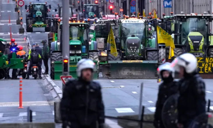 Përshkallëzohet protesta e fermerëve grekë, Kakavijë-Janinë do të bllokohet për 48 orë