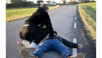 Përshkrimet televizive të masazhit kardiak vetëm me duar shpesh janë mashtruese