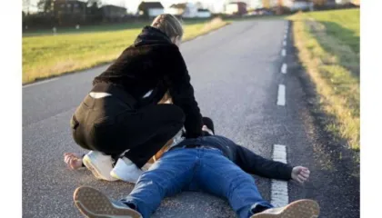 Përshkrimet televizive të masazhit kardiak vetëm me duar shpesh janë mashtruese