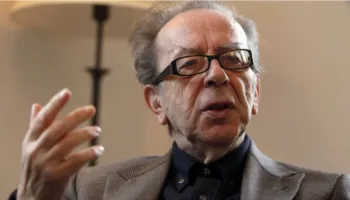 PERVJETOR – Ismail Kadare, kolosi i letërsisë shqiptare, sot do të festonte 90 vjetorin e lindjes…
