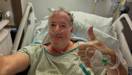 Piers Morgan pëson aksident, thyen legenin: Rashë si një thes me patate