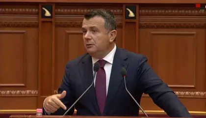 Pjesëmarrja në “Bordin e Paqes”/ Balla mesazh socialistëve: Votimi në Kuvend do kryhet me procedurë të përshpejtuar