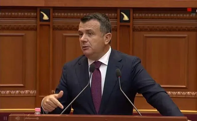 Pjesëmarrja në “Bordin e Paqes”/ Balla mesazh socialistëve: Votimi në Kuvend do kryhet me procedurë të përshpejtuar