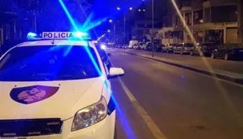 Plagoset me thikë një person në Vlorë