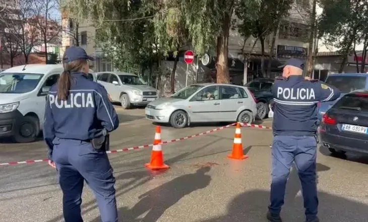 Plagosi me thikë vajzën dhe një kalimtar në Durrës, merr fund arratia, arrestohet 56-vjeçari