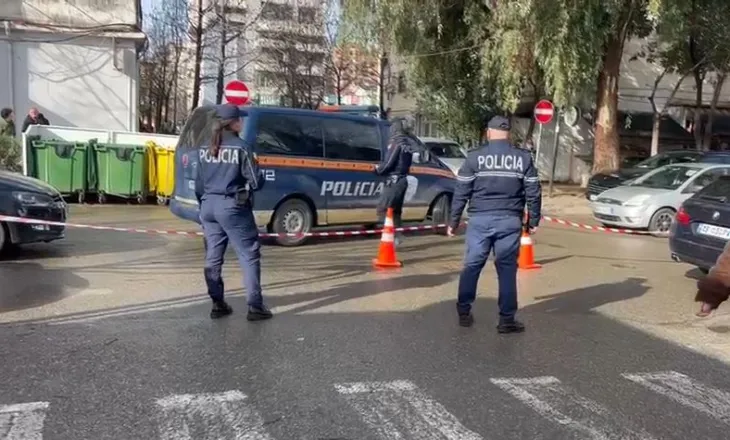Plagosi vajzën dhe një tjetër me thikë para vendit të punës, arrestohet babai në Durrës