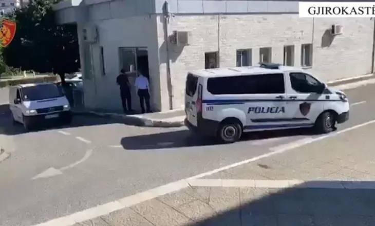 Plagosje dhe kërcënime, arrestohet 19-vjeçari në Gjirokastër