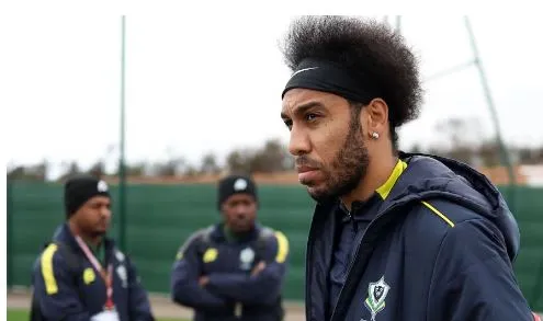 Plas sherri në Kupën e Afrikës,qeveria përjashton një nga yjet më të mëdhenj të futbollit  dhe shkarkon trajnerin