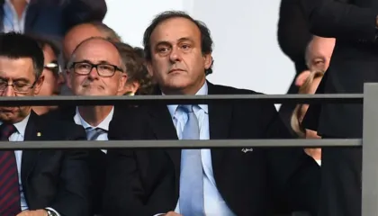 Platini sulmon Infantinon: I pëlqejnë të pasurit dhe të fuqishmit, është bërë autokrat