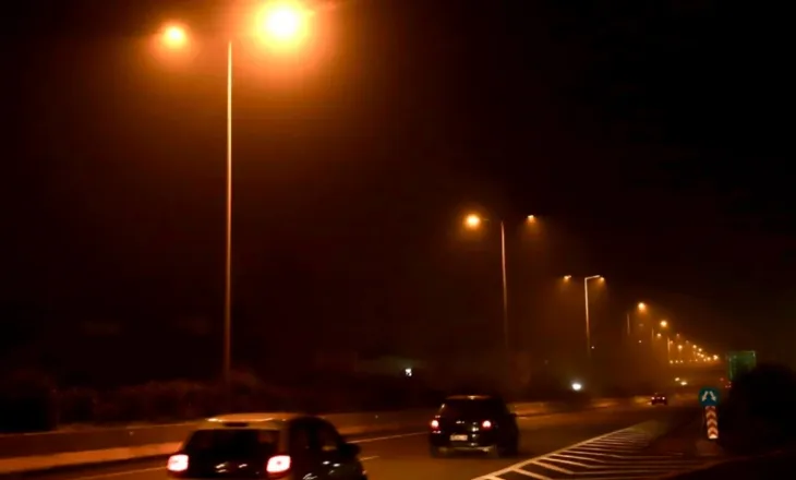 Pluhuri afrikan mbuloi Heraklionin në Kretë, shihni fotot