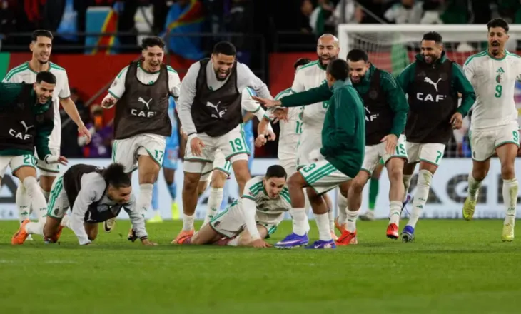 Po bëheshin gati për penalltitë, dramë e vërtetë në Algjeri-D.R.Congo. Një supergol në minutën e fundit vendos çerekfinalistin e radhës