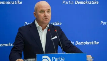 Po dridhja cigaren kur u godita/ Strazimiri: Në protestë u shenjestruan drejtuesit e opozitës