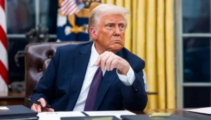 “Po e monitorojmë situatën në Iran”, Trump: Nëse do ketë sulm do jetë i shpejtë dhe vendimtar