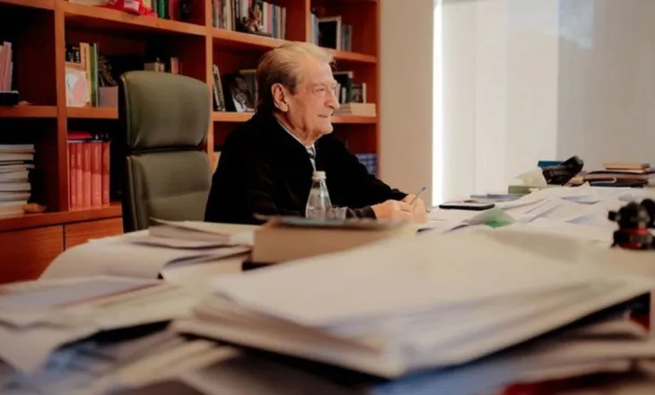 ‘Po flet për intelektualë apo pseudointelektualë’/ Berisha reagon për Bashën dhe Bamir Topin