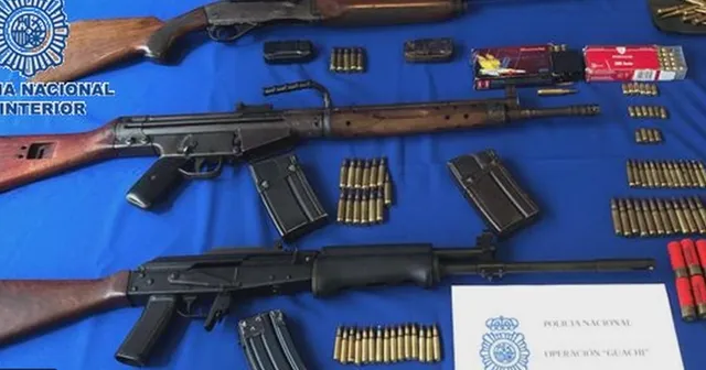 Po mbronin një ton hashash me pushkë, arrestohen dy shqiptarë në Spanjë