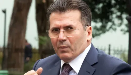 PO NUK VOTUAM DO NA QUAJNE TRADHETAR