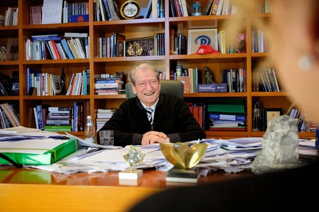 ‘Po shpenzon miliona euro për të dalë nga…’, Berisha: Dosja e Ballukut dhe Kaçanajt janë gurë mbi shpatullat e Ramës