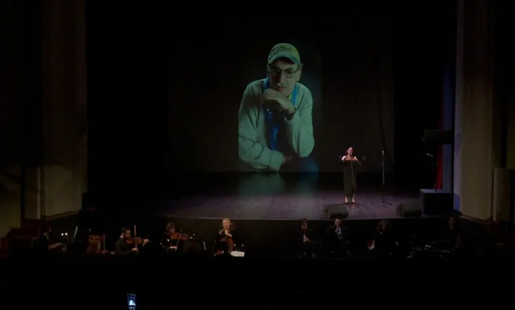 “Poeti i filmit” përkujtohet në 90-vjetorin e lindjes, Roza Anagnosti tregon amanetin e bashkëshortit: Dhimitër, të kam në zemër përjetësisht!