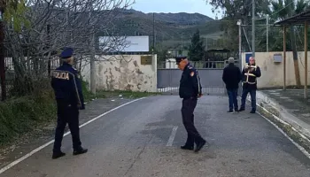 Polici ‘shitës ambulant’, furnizonte të burgosurit e Elbasanit me drogë, arrestohet