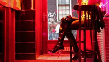 Policia bastis apartamentet në Elbasan, arrestohen 3 kolumbiane për prostitucion