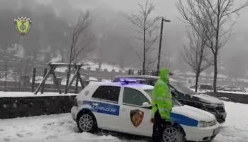 Policia e Shtetit u bën apel drejtuesve të automjeteve dhe motomjeteve që të tregojnë kujdes maksimal gjatë qarkullimit