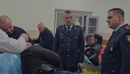 Policia publikon videon: 11 efektivë policie të plagosur nga molotovët