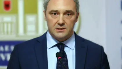 Politika e Pastër vs Pushteti i Hajdutërisë: Një zgjedhje morale!