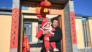 Popullsia e Kinës bie për të katërtin vit radhazi, lindjet në nivel rekord të ulët