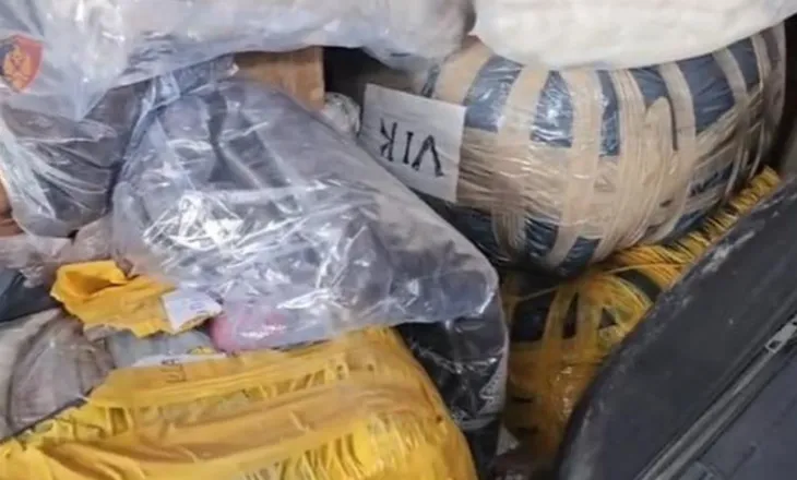 ‘Prada’ dhe ‘Hermes’ nga Kina dhe Turqia! 7 persona kapen me 17 valixhe me veshmbathje të markave të shtrenjta