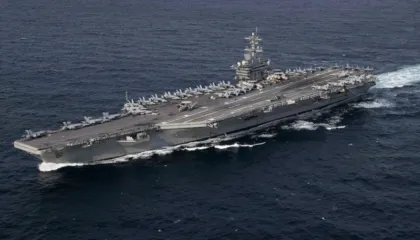 Prag lufte/ Ushtria amerikane lëviz aeroplanmbajtësen Lincoln afër Iranit