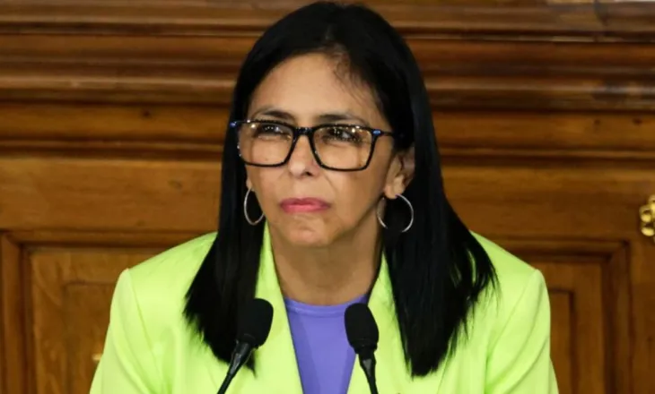 Presidentja e përkohshme e Venezuelës i thotë “mjaft” Uashingtonit, kritikon presionin e SHBA-së ndaj politikanëve venezuelian