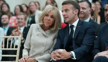 Pretenduan në rrjete se Brigitte Macron “ishte burrë”, 10 të pandehur dënohen deri në 6 muaj burg