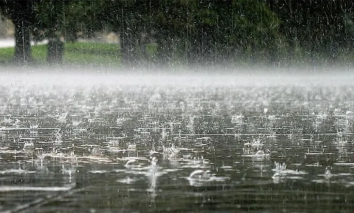 Priten reshje intensive me rrezik përmbytjesh, Agjencia e Mbrojtjes Civile informon publikun…