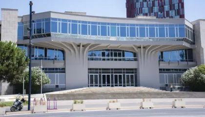 Privati nuk i “do” pronat e shtetit? Shtyhet afati për Pallatin e Kongreseve, si dështuan disa nga projektet