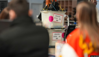 Prizreni, ‘epiqendra’ e manipulimit/ Çfarë po tregon rinumërimi i votave në Kosovë