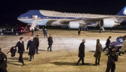 Probleme teknike në aeroplanin e Presidentit Donald Trump, Air Force One i nisur për Davos detyrohet të kthehet mbrapsht