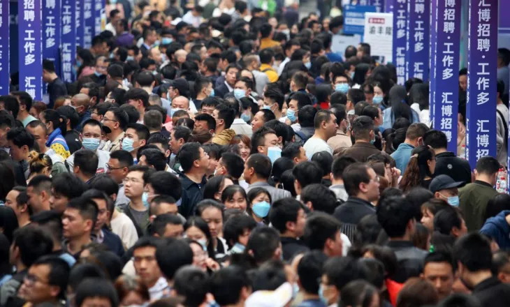 Problemet e Kinës: Rritje më e dobët dhe rënia rekord e numrit të lindjeve