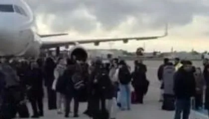 Prokuroria e Brindisit nis hetimin për 3 shqiptarët/ Dolën në pistën e avionit pasi iu devijua fluturimi dhe shkaktuan trazira