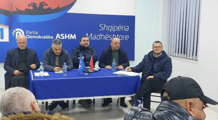 Protesta, Bozdo takim me strukturat e PD në Berat